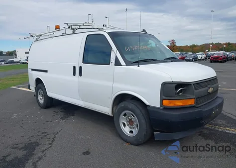 2017 Chevrolet Express 2500 Work Van z USA, uszkodzony, nr VIN 1GCWGAFFXH1277638